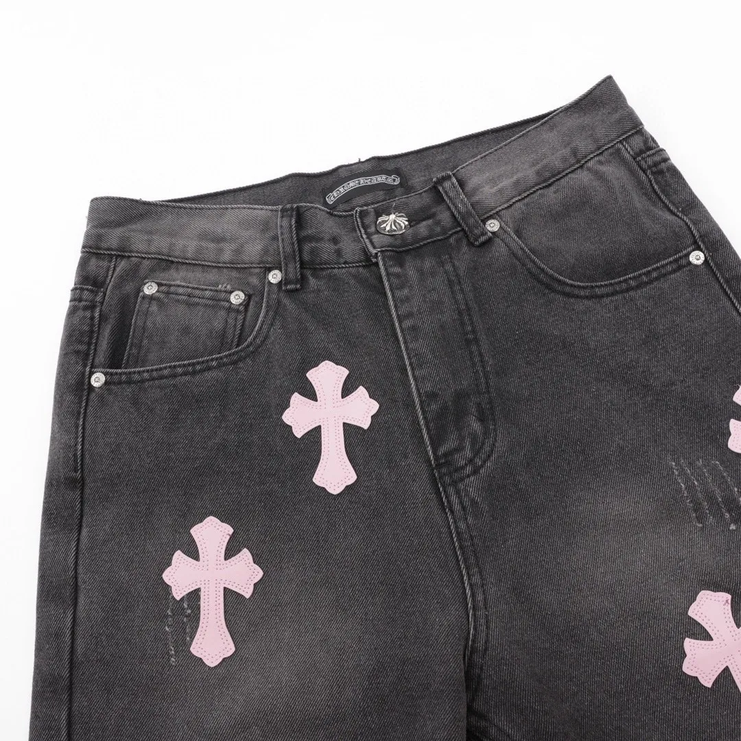 P210 Top version (black pants and pink leather) Top version Chrome Hearts jeans with leather pink It is well known that chromehearts jeans will use vintage Levis jeans as the base plate for creation. They usually add their own unique silver buckles and silver ornaments, plus leather embellishments. This is what doubles the value of these vintage jeans, because the base plate is Vintage jeans, the jeans themselves have become very soft and comfortable after years of baptism, which can be distinguished from ordinary jeans. Regarding the size, you should also refer to the pants data. Style number: 1249# Color: black pants and pink leather Size: 28 30 32 34 28 Waist 86 Hips 100 Pants length 102 30 Waist 90 Hips 104 Pants length 104 32 Waist 94 Hips 108, pants length 106 34, waist 98, hips 112, pants length 110